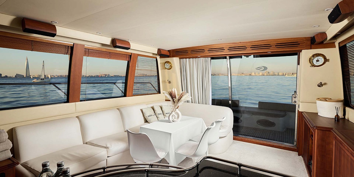 Аренда яхты Carver 60 Mila в Санкт-Петербурге